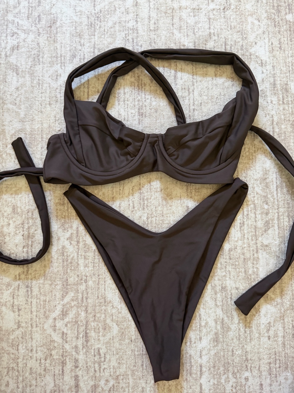 Maoi bikini